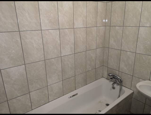 2 BEDROOM APARTMENT TO LET IN PRESTBURY